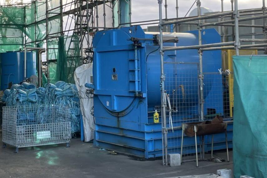 画像:資材メンテナンスを自社ケレン工場で